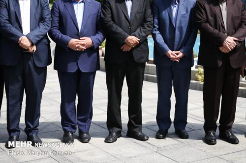 چرا تکلیف صنعت و بازار خودرو را روشن نمی کنید؟