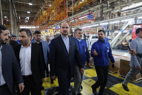 توجه به صنعت و تولید داخل سیاست اولویت دار دولت سیزدهم است