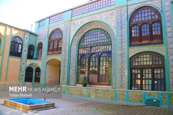 شاهکار کاشی نگاری در حصار رطوبت تکیه معاون الملک در انتظار بودجه ملی شاهکار کاشی نگاری در حصار رطوبت تکیه معاون الملک در انتظار بودجه ملی